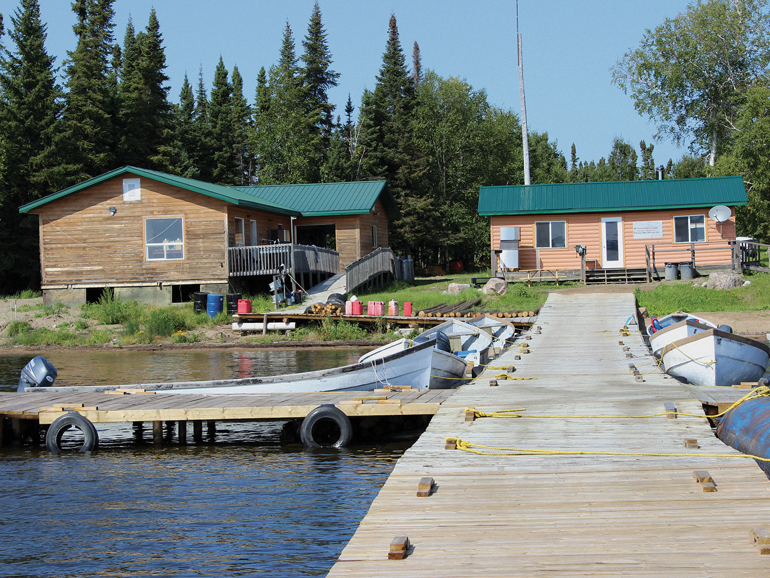 Molson Lake Lodge Cabins